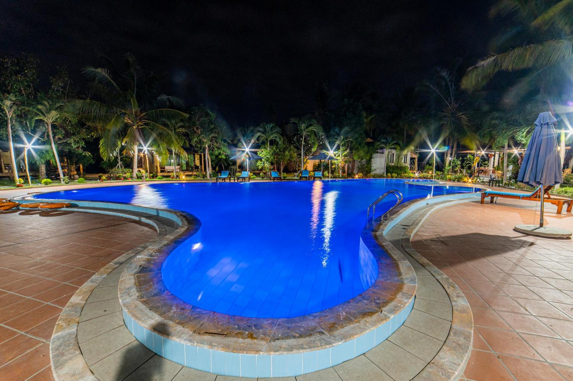 Dugong Resort Дуонг-Донг Экстерьер фото